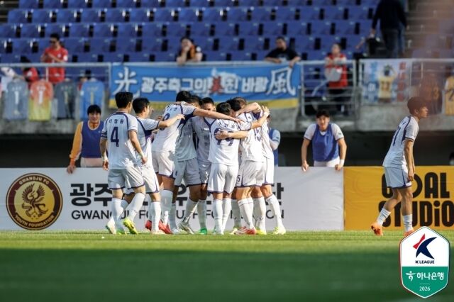 '강상윤 극장골' 전북은 포항 3-2 제압, 3위 점프...대전, 울산에 4-1 완승→안양도 광주에 5-2 대승! 용인 창단 '첫 승'